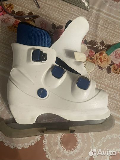 Коньки хоккейные детские