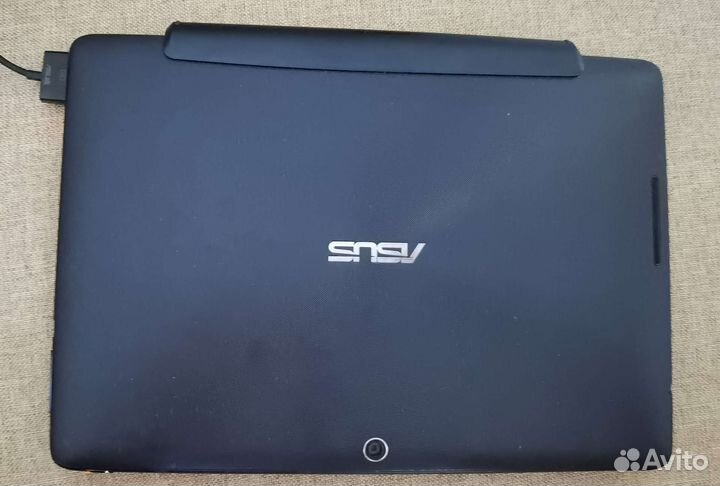 Планшет - трансформер Asus Transformer Pad TF300T