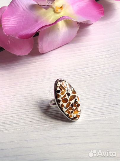 Перстень с янтарем