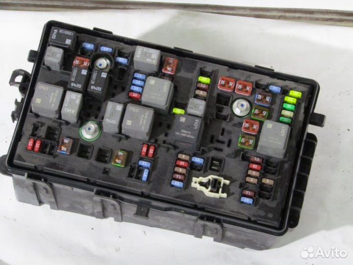 Блок предохранителей Chevrolet Cruze хетчбек
