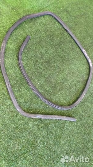 Уплотнитель багажника Cadillac Escalade LQ9 V8