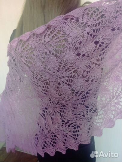 Палантин вязанный ручной работы