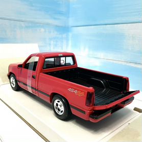 Модель пикапа Chevrolet 454 SS Pickup 1:24