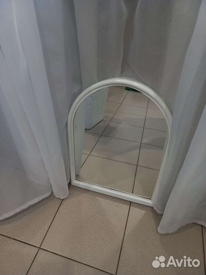 Зеркало подвесное в пластиковой раме