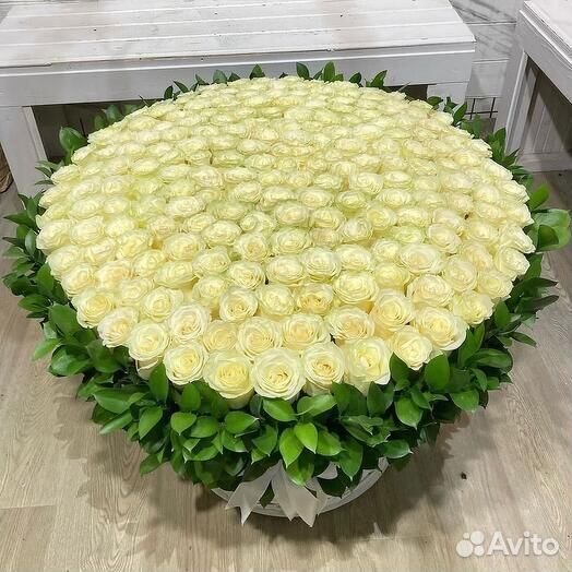 Цветы Розы корзина/длинные розы Эквадор доставкой