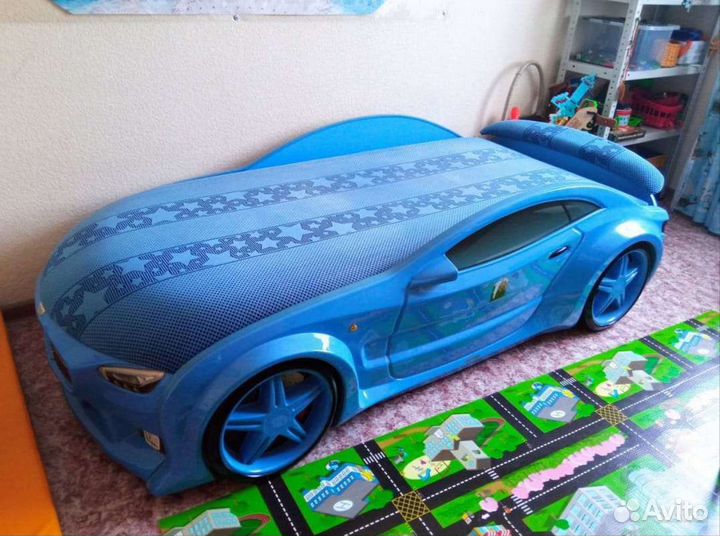 Детская кровать машина