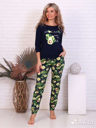 Комплект женской одежды 52 размер