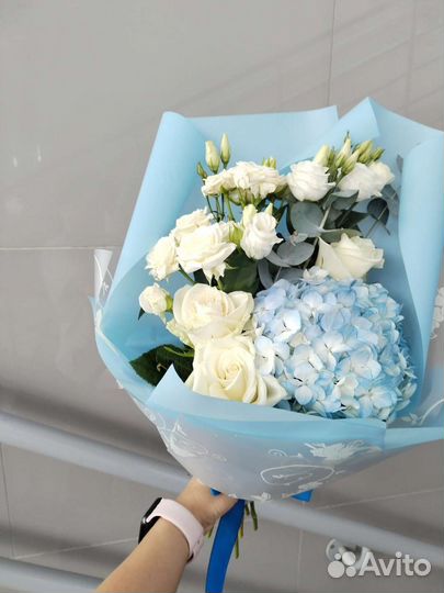 Букет с гортензией