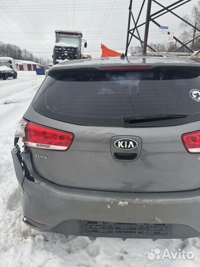 Крышка багажника Kia Rio 3