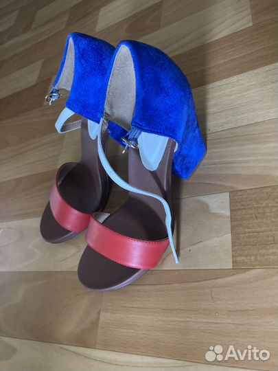 Продам женскую обувь