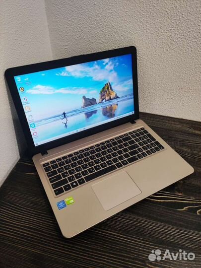 Ноутубк Asus с SSD/GT 810m/4гб