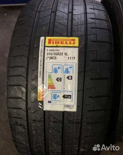 Pirelli P Zero PZ4 315/35 R22 и 275/40 R22