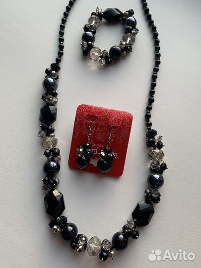 Новые комплекты бижутерии