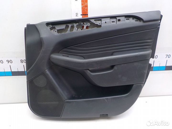 Обшивка двери передней правой на Mercedes-Benz GLE