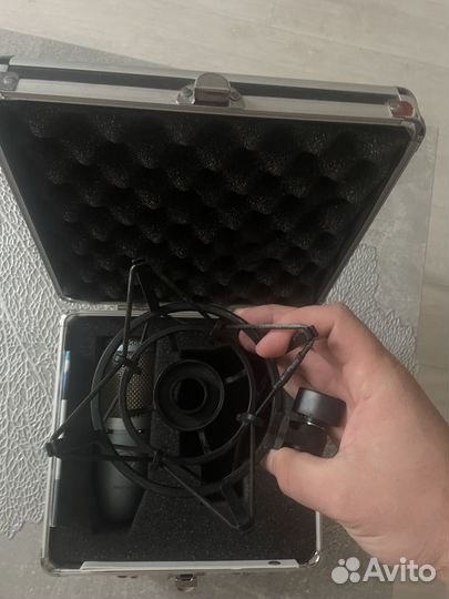 Микрофон akg p220