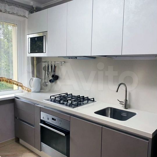 2-к. квартира, 43 м², 3/9 эт.
