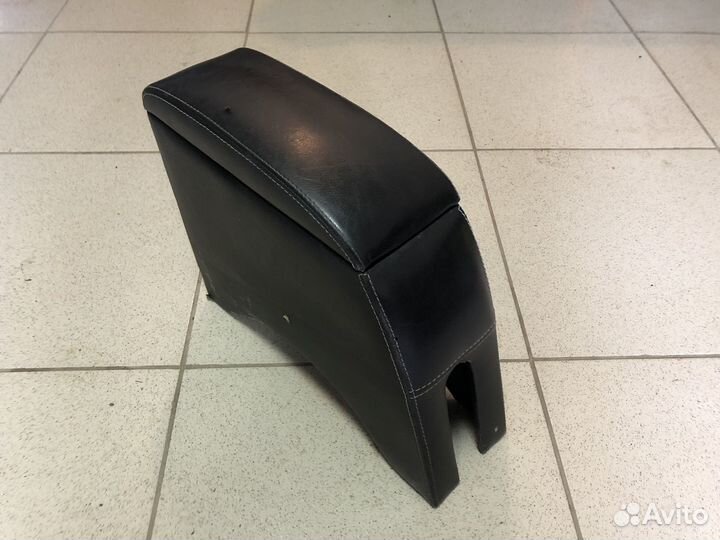 Подлокотник 2106