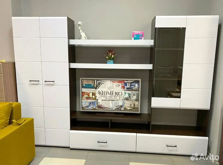 Стенка в гостиную - белый глянец