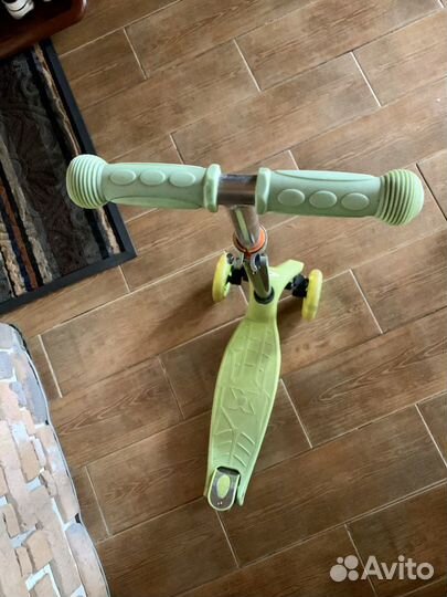 Самокат светящиеся колеса