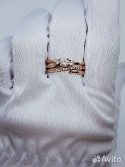 Золотое кольцо с фианитом 19р