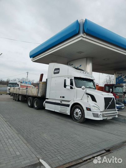 Volvo VNL 64T, 2004
