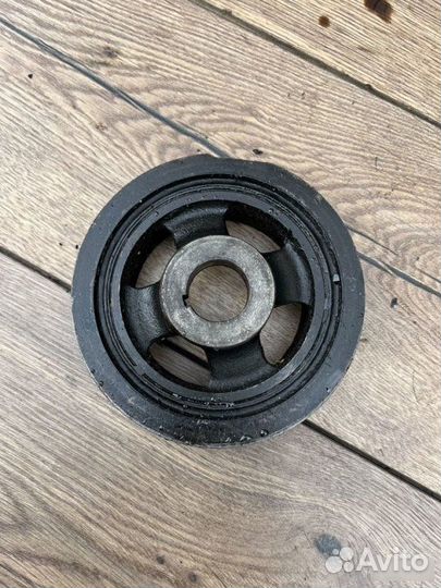 Шкив коленвала Mitsubishi Carisma 1.6