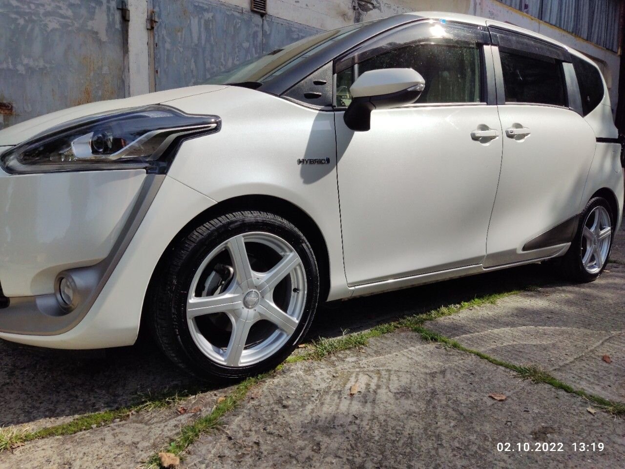 Toyota Sienta: фото владельца