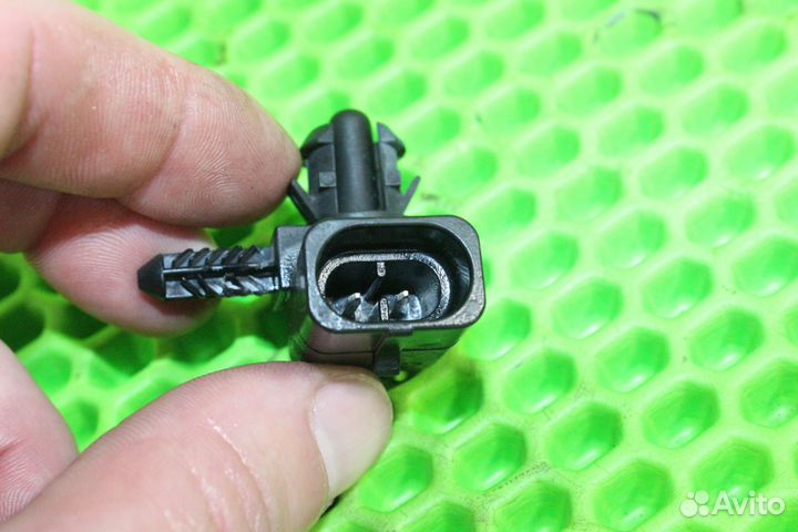 Датчик температ. воздуха Cadillac Escalade GMT900