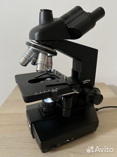Тринокулярный микроскоп Levenhuk 870T
