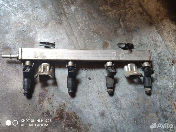 Топливная рампа в сборе Мазда 2,0