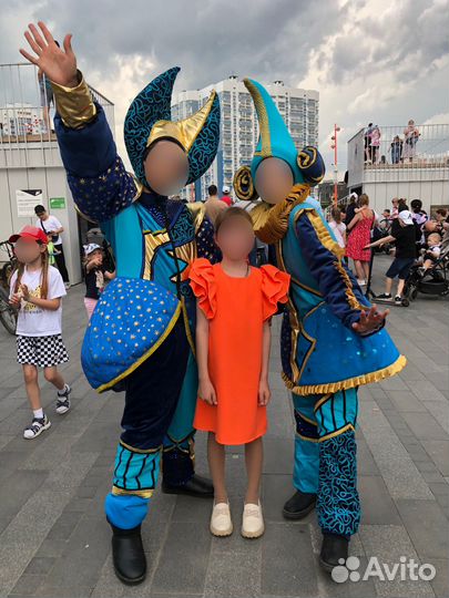 Платье яркое