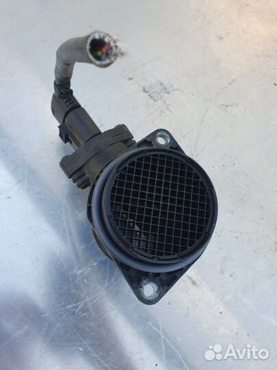 Расходомер воздуха Volkswagen Touareg 4 2007-2010