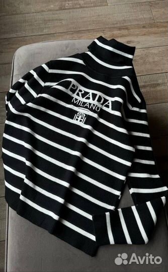 Водолазка prada