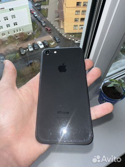 iPhone 8, 64 ГБ