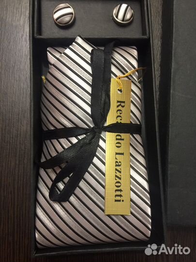 Мужской галстук новый в наборе