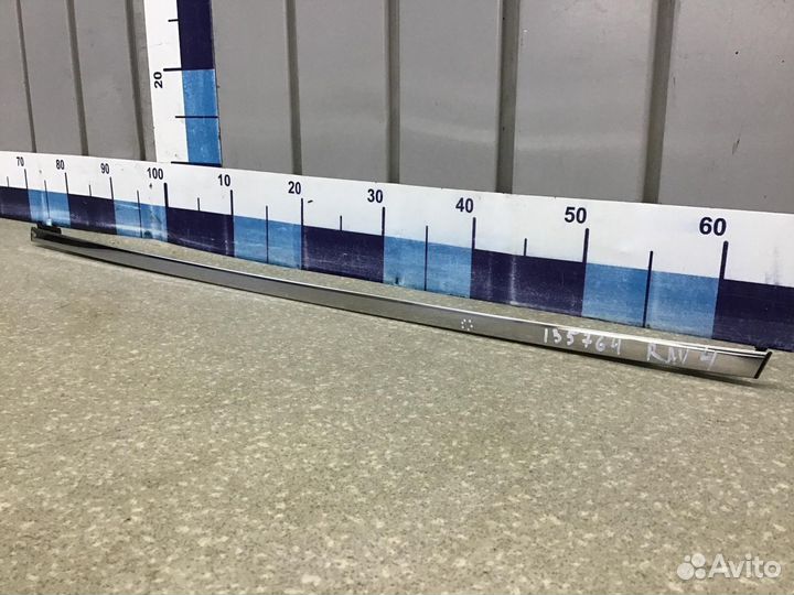 Молдинг задней правой двери Toyota RAV 4 2018