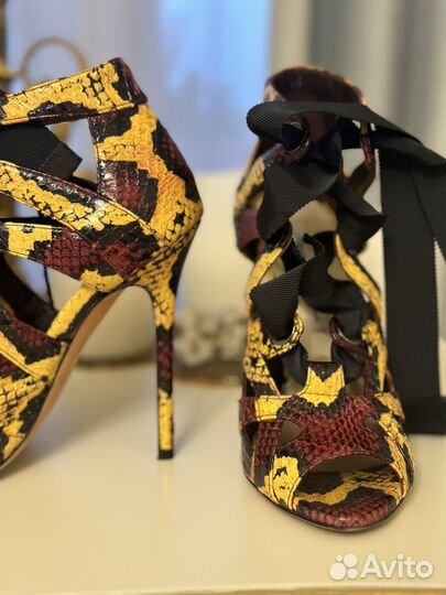 Босоножки Brian atwood