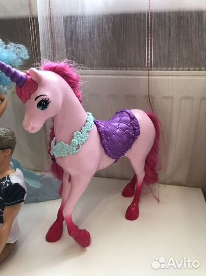 Пакетом куклы Барби и кен