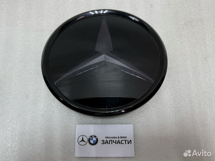 Эмблема решетки радиатора Mercedes A0008880500