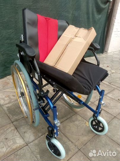 Кресло-коляска для инвалидов 