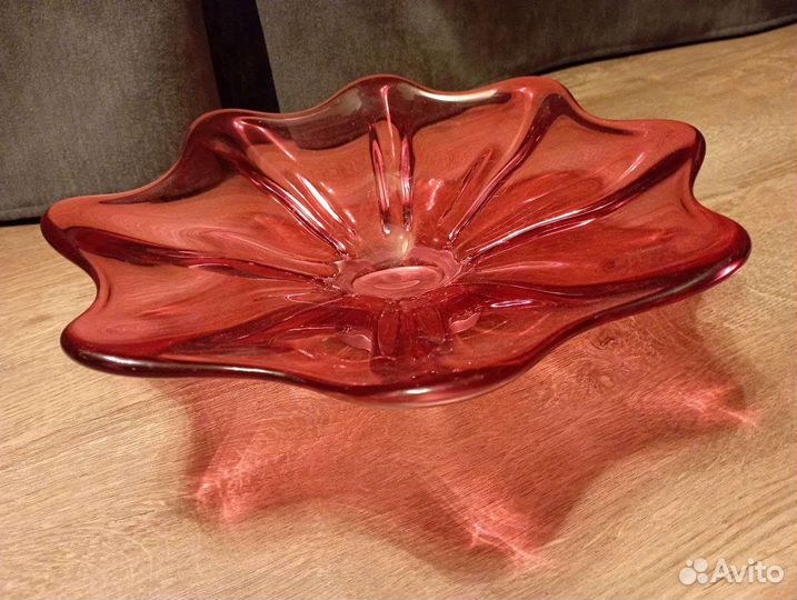 Интерьерное блюдо из гутного стекла