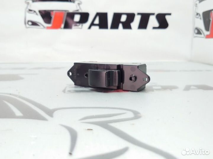 Кнопка стеклоподъемника Mitsubishi Lancer