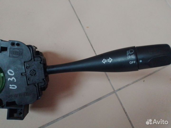 Подрулевой переключатель Nissan Presage 1 U30