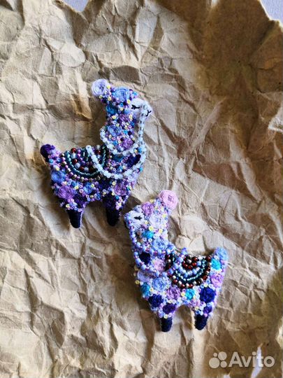 Брошь ручной работы Лама