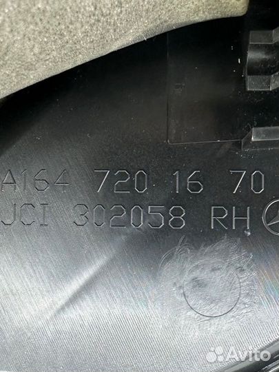 Крышка динамика передняя правая Mercedes-Benz