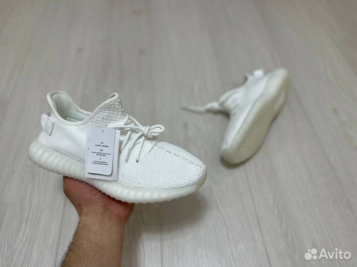 Кроссовки Yeezy Boost 350 v2 