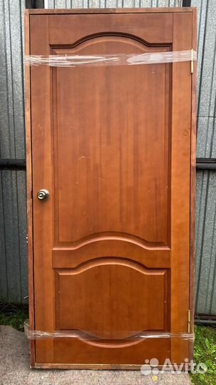 Двери из массива сосны с косяками