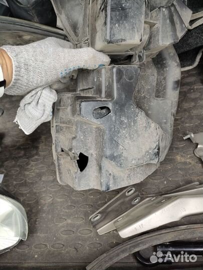 Резонатор воздушного фильтра Renault Fluence