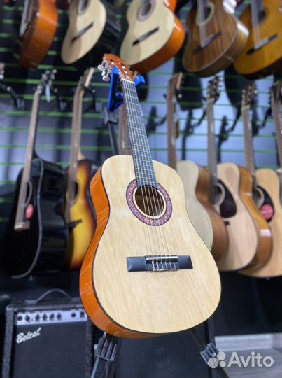Классическая гитара 1/2 в музыкальную школу