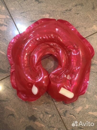 Круг для купания младенцев почти новый